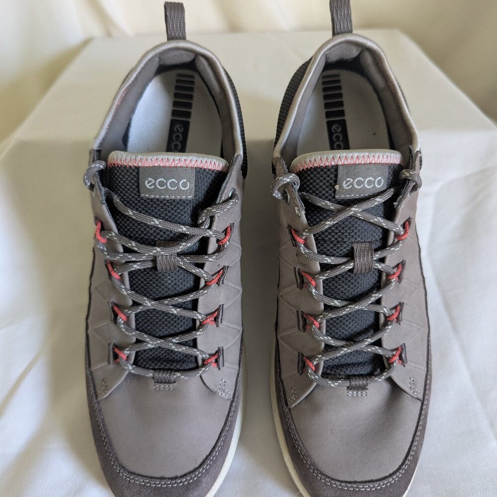 LIKE NEW ECCO WOMENS RECEPTOR LITE CASUAL HIKING SHOE - SZ 10 / EU 41